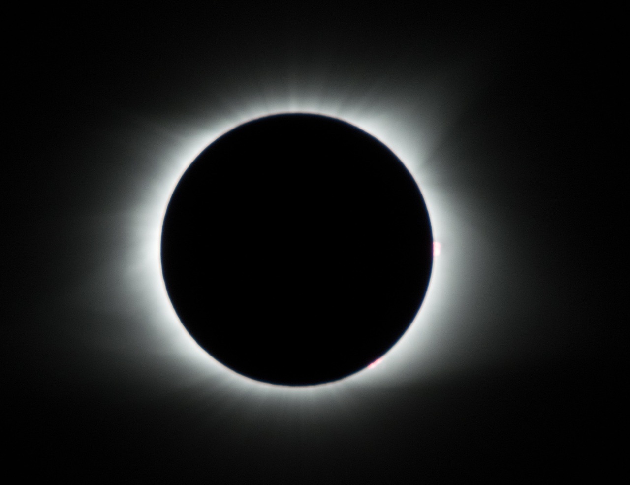 solar eclipse sun corona